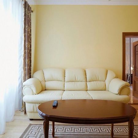 Myaparts B7 Apartment ลวีฟ ภายนอก รูปภาพ